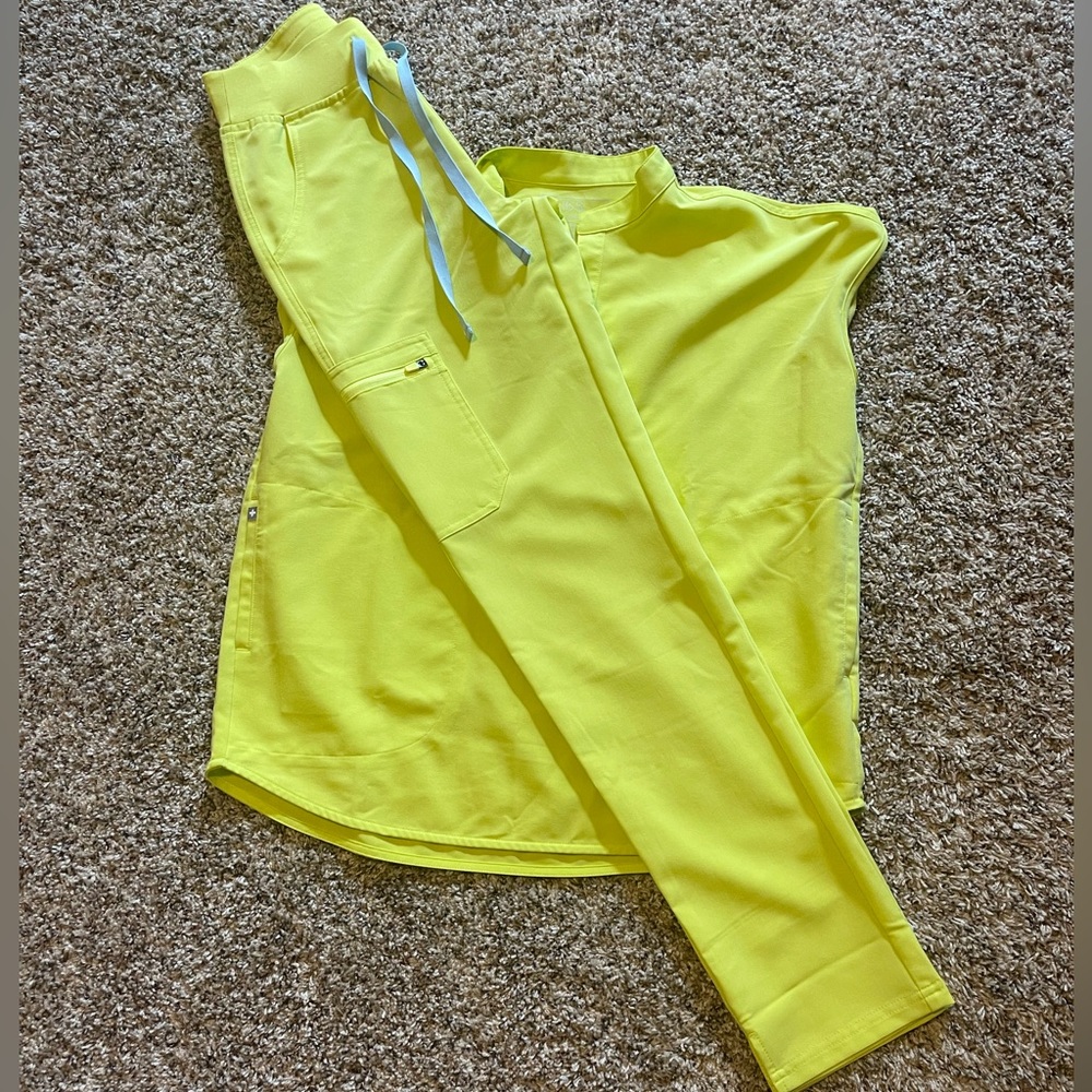 Figs XS/tall high waisted skinny scrub pants.